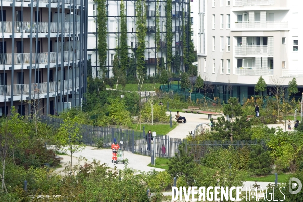 Illustration Octobre 2015.Les immeubles de logements de l eco quartier du fort numerique a Issy les Moulineaux