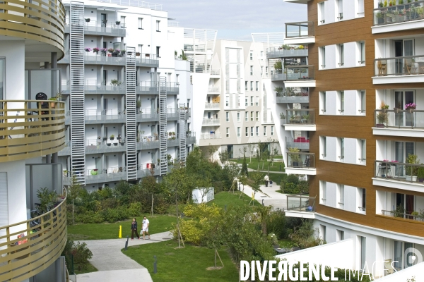 Illustration Octobre 2015.Les immeubles de logements de l eco quartier du fort numerique a Issy les Moulineaux