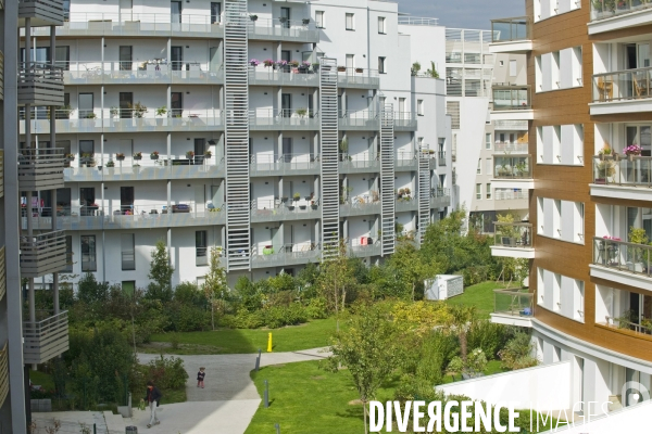 Illustration Octobre 2015.Les immeubles de logements de l eco quartier du fort numerique a Issy les Moulineaux