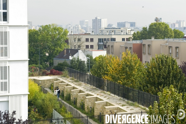 Illustration Octobre 2015.Les immeubles de logements de l eco-nse de Paris.quartier du fort numerique