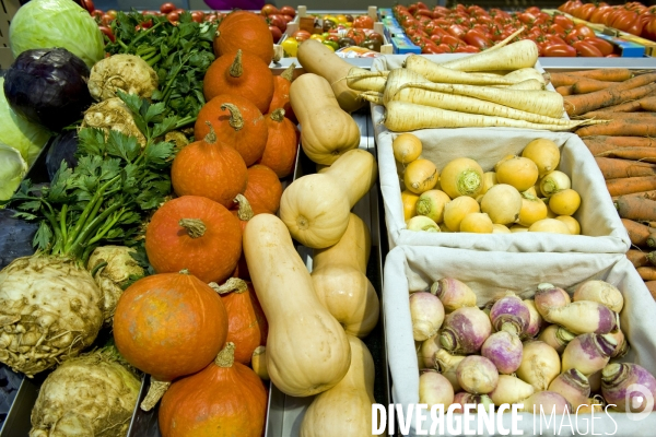 Illustration Octobre2015.Variete de legumes dans un supermarche