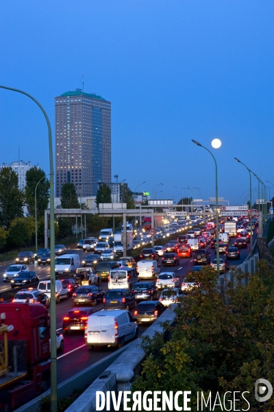 Illustration Octobre2015.Embouteillage sur le peripherique nord, a l heure de la sortie des bureaux