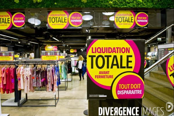 Illustration Octobre2015.Fermeture du magasin la Halle sur les grands boulevards