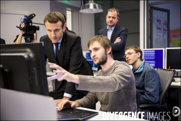 Emmanuel MACRON, le Ministre de l Économie, de l Industrie et du Numérique visite les locaux du site   Leboncoin.fr    dans le cadre du projet de loi  #NOE (Nouvelles Opportunités Economiques)