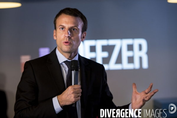 Emmanuel MACRON, le Ministre de l Économie, de l Industrie et du Numérique visite les locaux de DEEZER dans le cadre du projet de loi  #NOE (Nouvelles Opportunités Economiques)