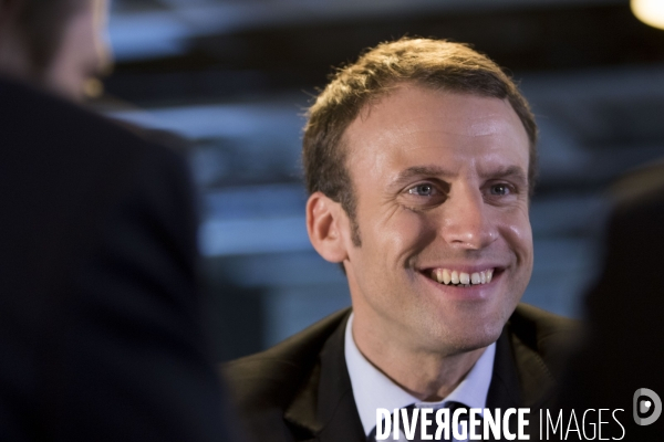 Emmanuel MACRON, le Ministre de l Économie, de l Industrie et du Numérique visite les locaux de DEEZER dans le cadre du projet de loi  #NOE (Nouvelles Opportunités Economiques)