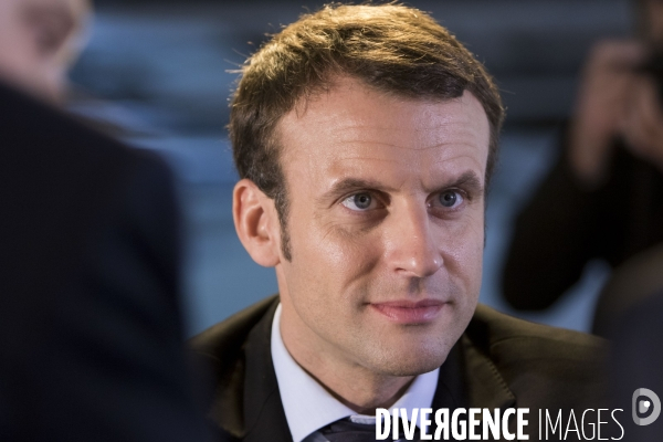 Emmanuel MACRON, le Ministre de l Économie, de l Industrie et du Numérique visite les locaux de DEEZER dans le cadre du projet de loi  #NOE (Nouvelles Opportunités Economiques)