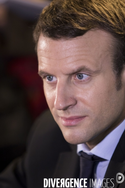 Emmanuel MACRON, le Ministre de l Économie, de l Industrie et du Numérique visite les locaux de DEEZER dans le cadre du projet de loi  #NOE (Nouvelles Opportunités Economiques)