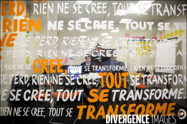 Emmanuel MACRON, le Ministre de l Économie, de l Industrie et du Numérique visite les locaux du site   Leboncoin.fr    dans le cadre du projet de loi  #NOE (Nouvelles Opportunités Economiques)