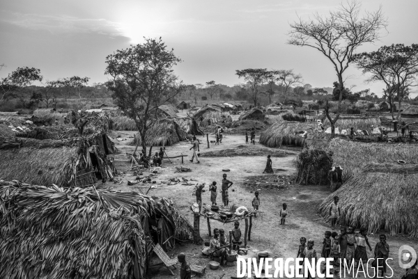 Refugees from car just arrived in the unhcr bili camp, in north congo drc.