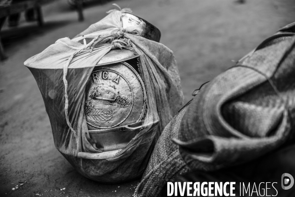 Refugees from car just arrived in the unhcr bili camp, in north congo drc.