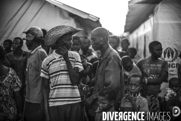 Refugees from car just arrived in the unhcr bili camp, in north congo drc.