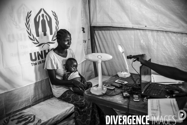 Refugees from car just arrived in the unhcr bili camp, in north congo drc.