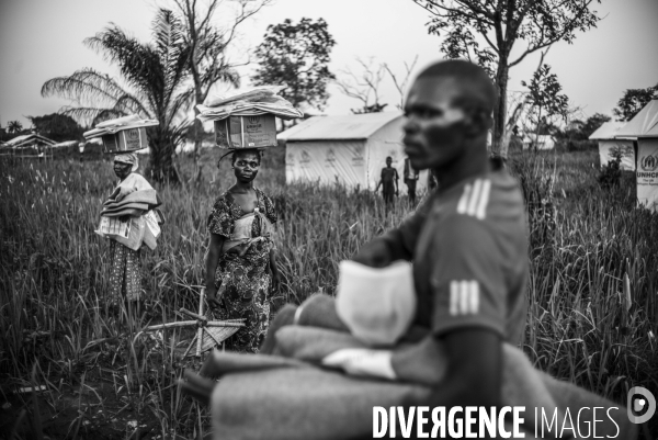 Refugees from car just arrived in the unhcr bili camp, in north congo drc.