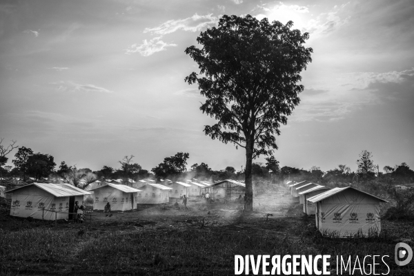 Refugees from car just arrived in the unhcr bili camp, in north congo drc.