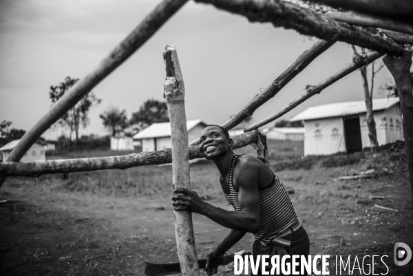 Refugees from car just arrived in the unhcr bili camp, in north congo drc.