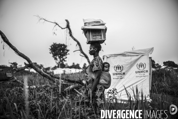 Refugees from car just arrived in the unhcr bili camp, in north congo drc.