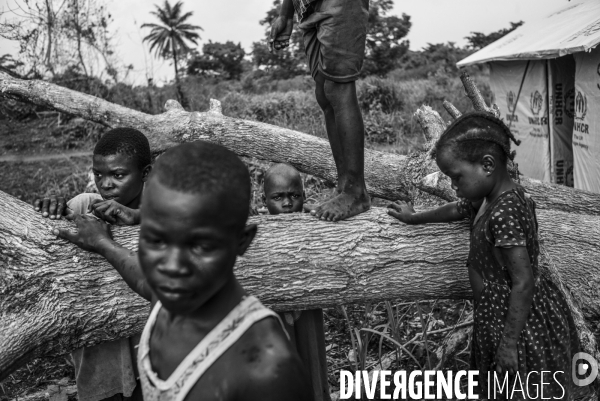 Refugees from car just arrived in the unhcr bili camp, in north congo drc.