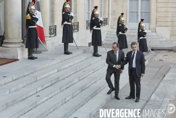 Le president François Hollande recoit Nicolas Sarkozy