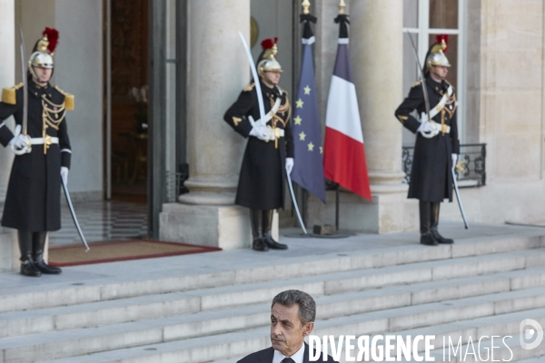 Le president François Hollande recoit Nicolas Sarkozy