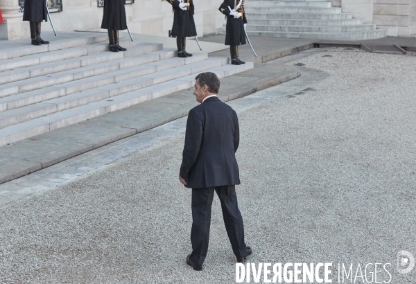 Le president François Hollande recoit Nicolas Sarkozy