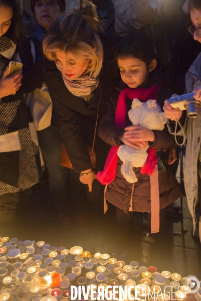 Place de la République : hommage aux victimes des attentats