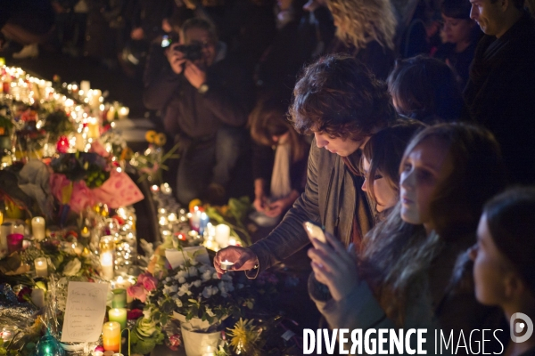 Place de la République : hommage aux victimes des attentats