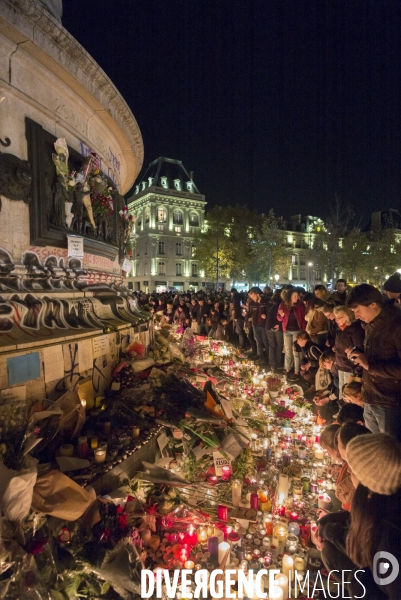 Place de la République : hommage aux victimes des attentats