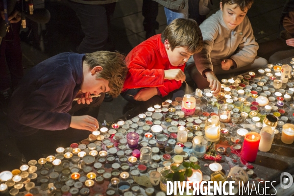 Place de la République : hommage aux victimes des attentats