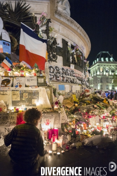 Place de la République : hommage aux victimes des attentats