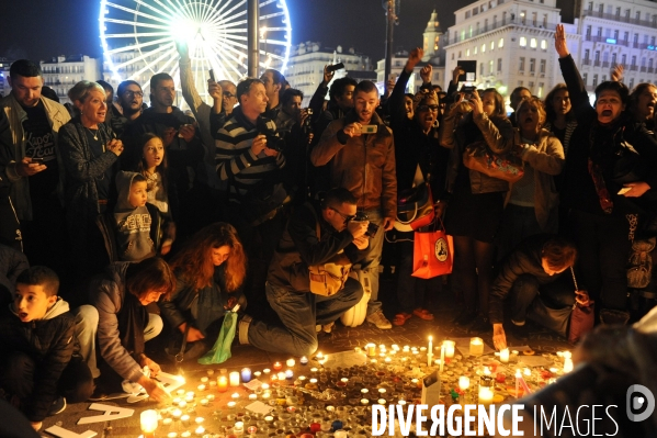 Hommage aux victimes de Paris