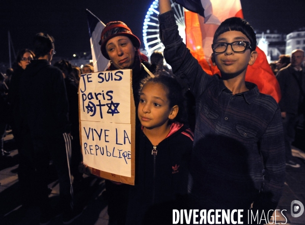 Hommage aux victimes de Paris