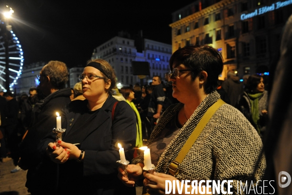 Hommage aux victimes de Paris