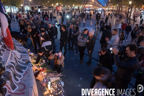 Veillees des parisiens devant les sites des attaques terroristes du 13 novembre 2015