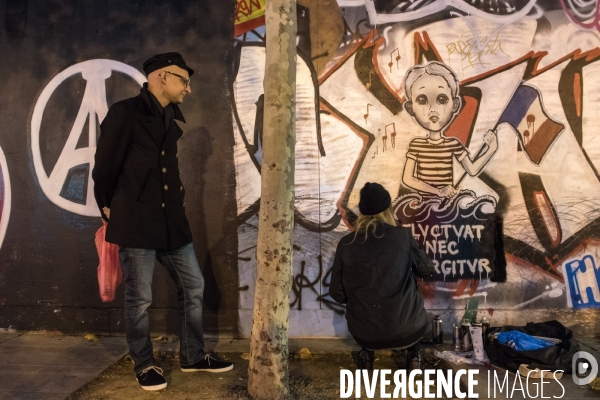 Veillees des parisiens devant les sites des attaques terroristes du 13 novembre 2015