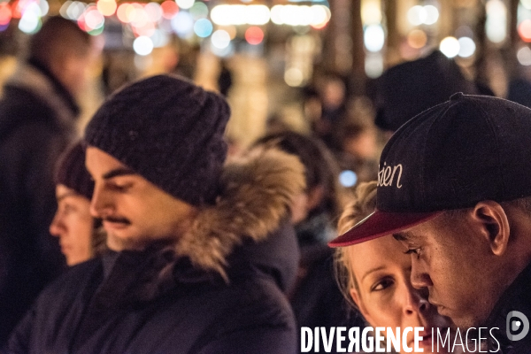Veillees des parisiens devant les sites des attaques terroristes du 13 novembre 2015