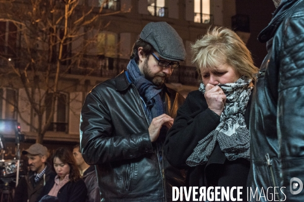 Veillees des parisiens devant les sites des attaques terroristes du 13 novembre 2015