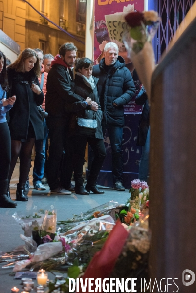 Veillees des parisiens devant les sites des attaques terroristes du 13 novembre 2015