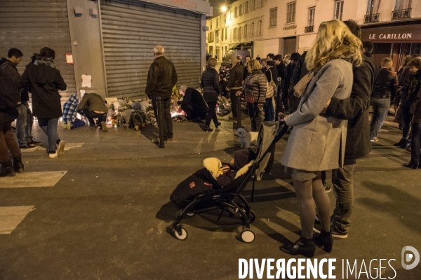 Veillees des parisiens devant les sites des attaques terroristes du 13 novembre 2015