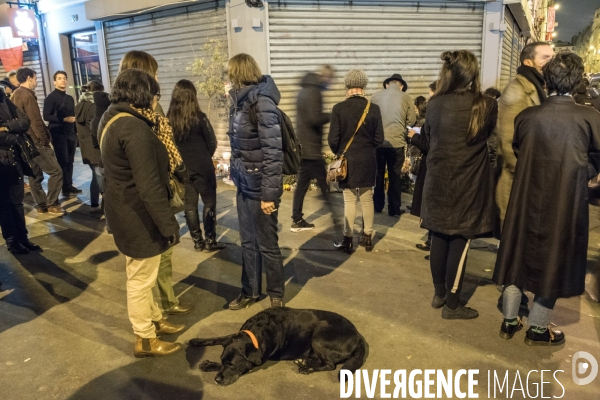 Veillees des parisiens devant les sites des attaques terroristes du 13 novembre 2015