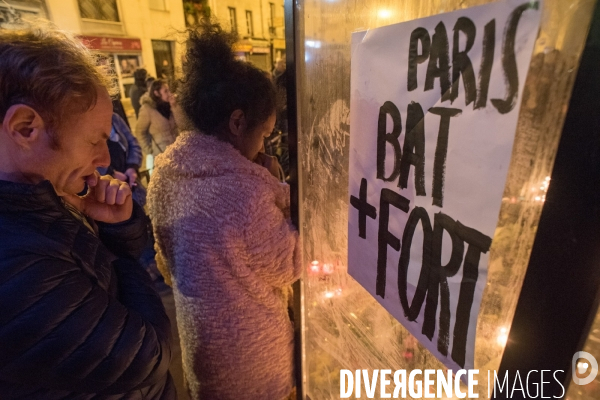 Veillees des parisiens devant les sites des attaques terroristes du 13 novembre 2015