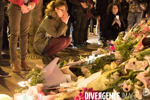 Veillees des parisiens devant les sites des attaques terroristes du 13 novembre 2015