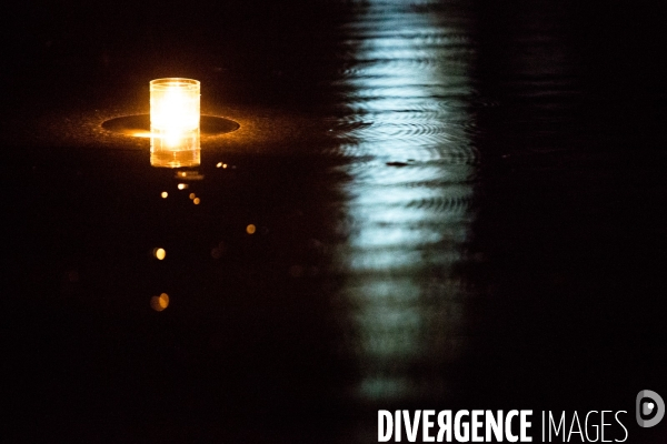 Recueillement au miroir d eau à Nantes en hommage aux victimes des attentats de Paris du 13 novembre 2015