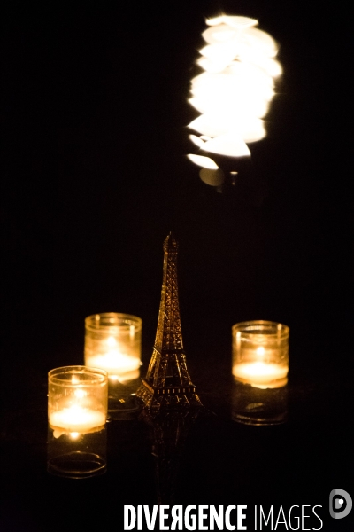 Recueillement au miroir d eau à Nantes en hommage aux victimes des attentats de Paris du 13 novembre 2015