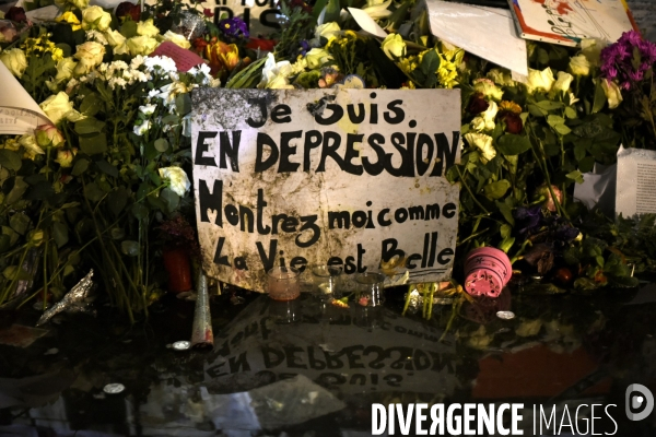 Recueillement sur les lieux des attentas, une semaine après