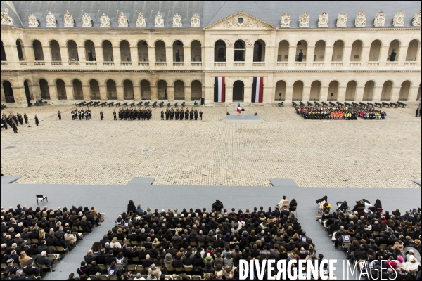 Le président de la république François HOLLANDE préside l hommage national et solennel aux victimes des attentats du 13 novembre, à l Hotel des Invalides.