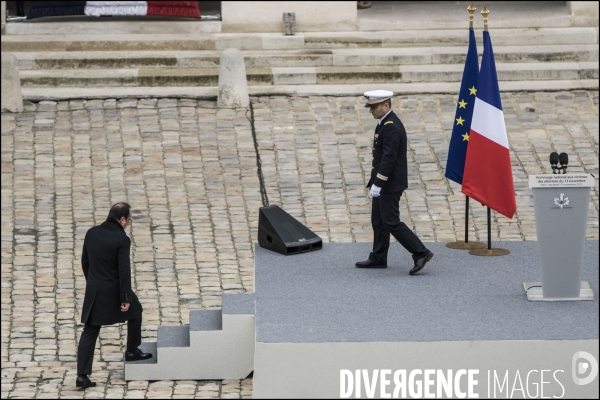 Le président de la république François HOLLANDE préside l hommage national et solennel aux victimes des attentats du 13 novembre, à l Hotel des Invalides.