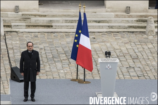 Le président de la république François HOLLANDE préside l hommage national et solennel aux victimes des attentats du 13 novembre, à l Hotel des Invalides.