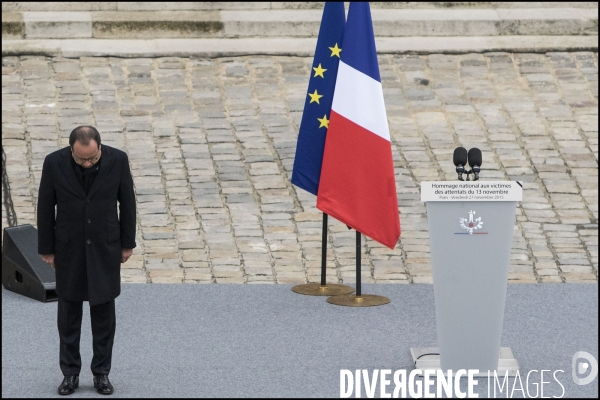 Le président de la république François HOLLANDE préside l hommage national et solennel aux victimes des attentats du 13 novembre, à l Hotel des Invalides.