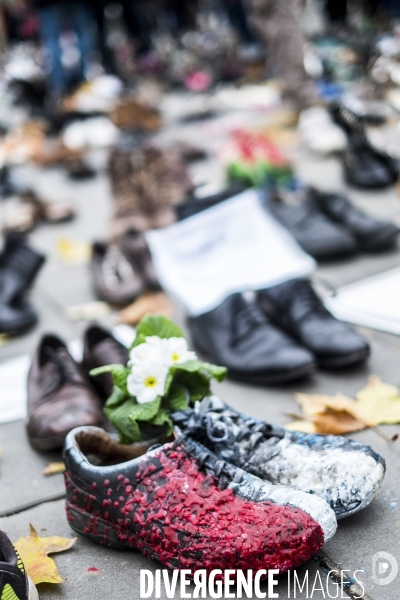 Nos chaussures marcheront pour nous...  -Place de La République